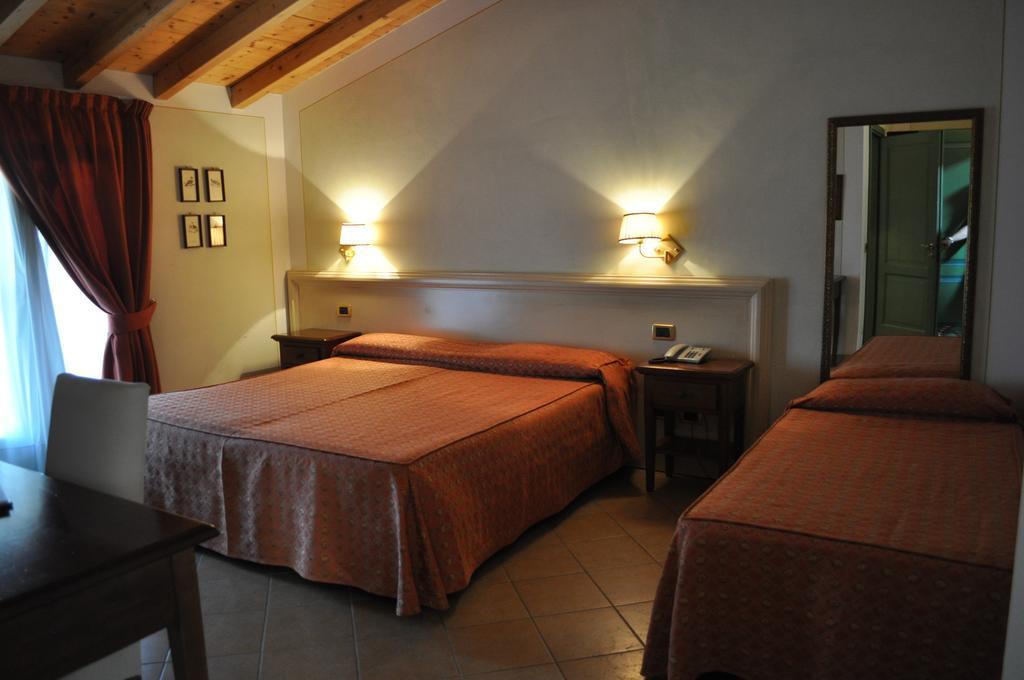 Hotel La Corte Bedizzole Номер фото
